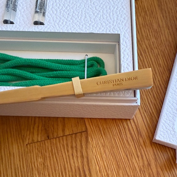 Dior Fan with lanyard and samples. - Picture 3 of 4